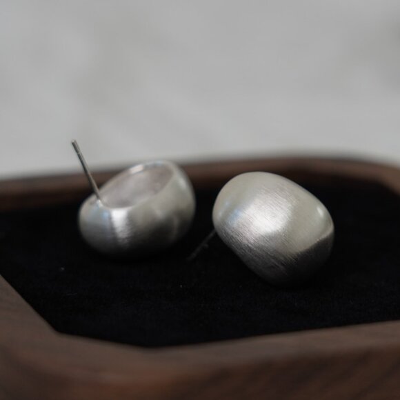 NEW Minimalist Silver Stud Earrings - Picture 2 of 4